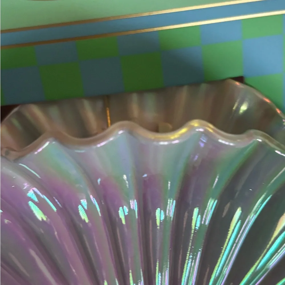 NWT Piper K Pearly iridescent Shell Hair Clips Set of 3